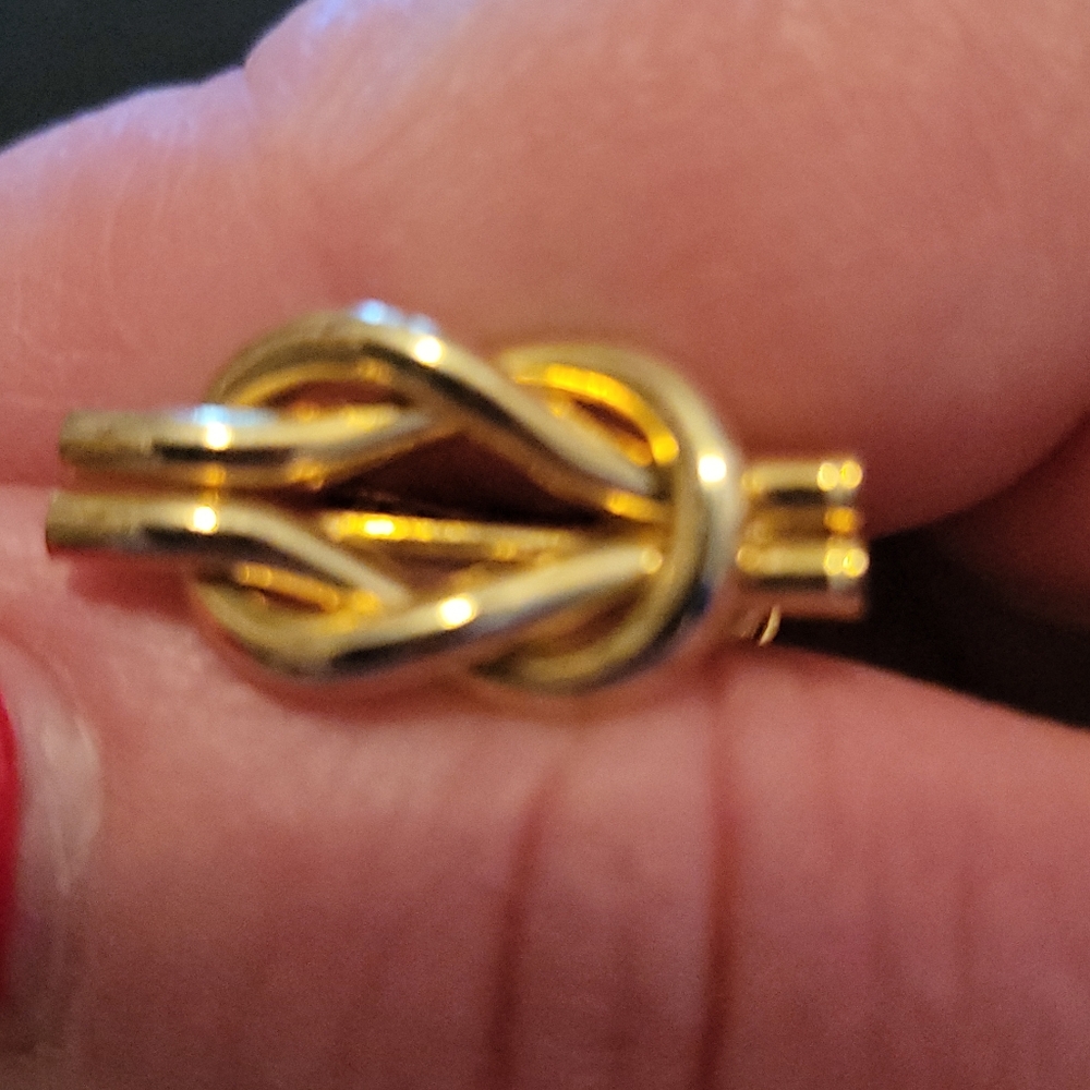 Morrey Screwback Earrings